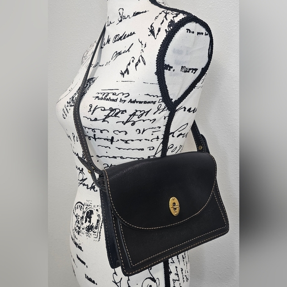 Fossil Austin Black Leather Flap Saddle Turn Lock Shoulder Bag Purse - Picture 1 of 16